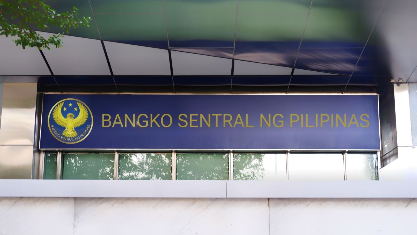 Philippines ends ban on electronic money issuers